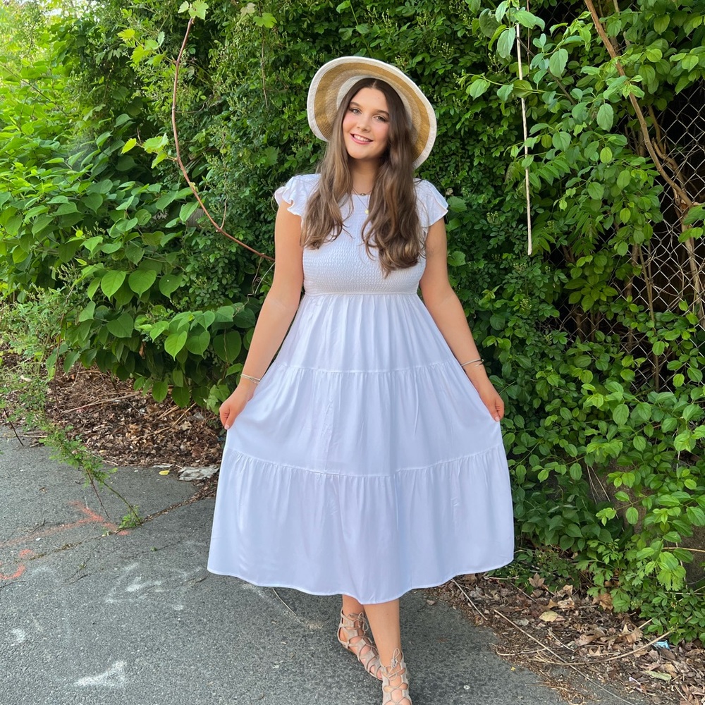 NWT/ brand: Zesica- Amazon, white dress, size S